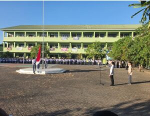 Tegaskan Kedisiplinan Ketua Yayasan Madrasah Arifah Beri Beasiswa untuk Siswa Berprestasi